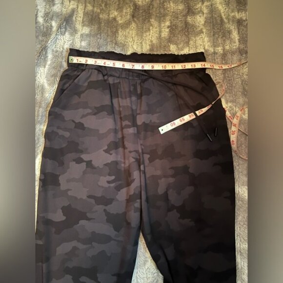 2021 Lululemon Stretch High-Rise Jogger *Shorter Length Size 8 - Picture 4 of 11